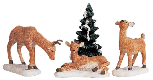 Shop now in UK Lemax Villages Dad and Fawns, set of 4 92299