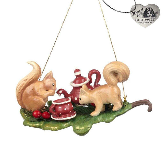 Shop now in UK Goodwill Belgium B 93162 Woodland Squirrel on leaf 2 Assorted Ornaments