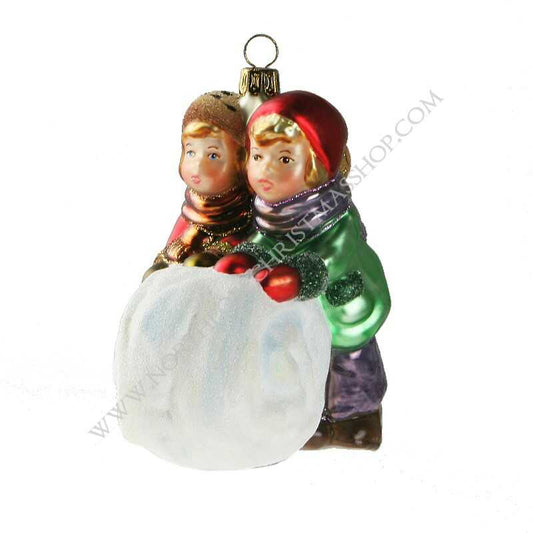 Shop now in UK Komozja Family Mostowski Children with a snow ball
