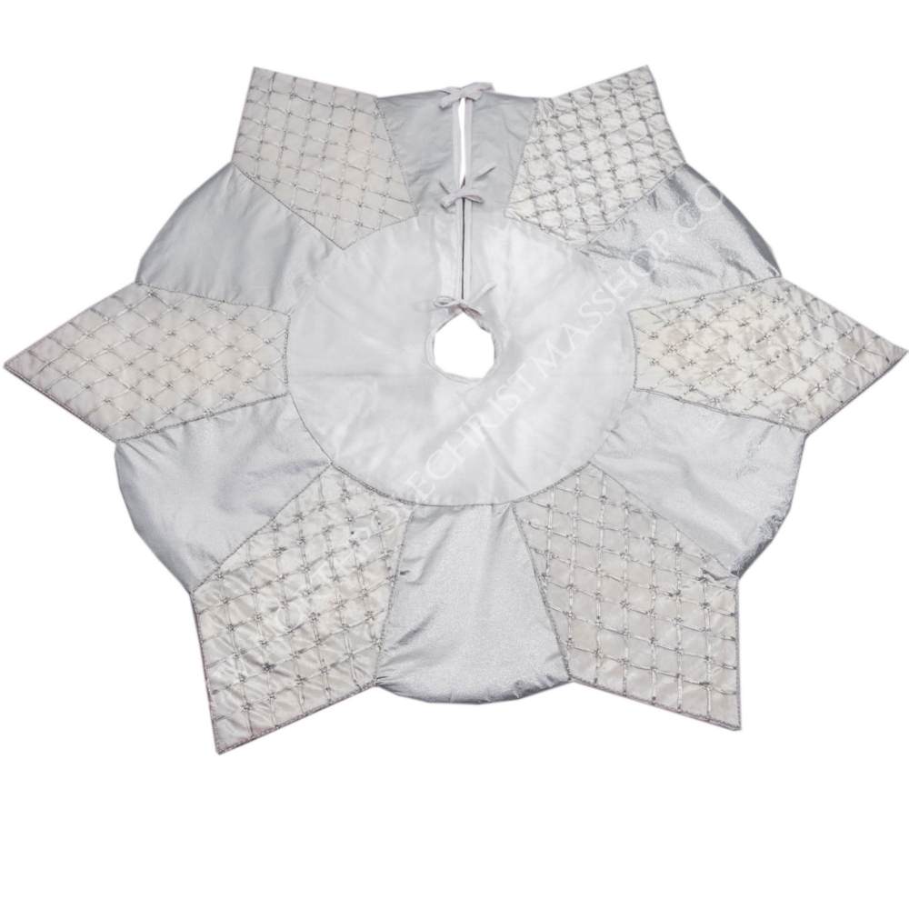 Shop now in UK Christmas Tree Skirt Criss/Cross silver ø 1,40 cm